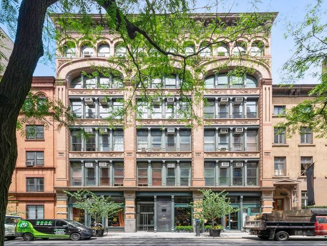 43 E 10th St, Manhattan, NY 10003 - Photo 1 of 2