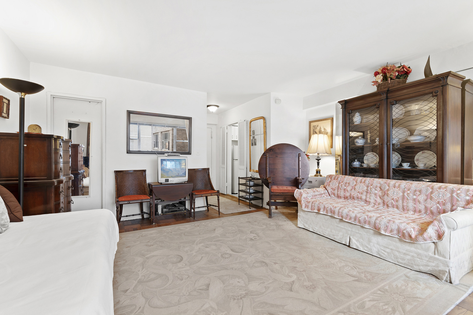 100 West 57th Street, Unit 20L Manhattan, NY 10019 - Photo 1 of 5