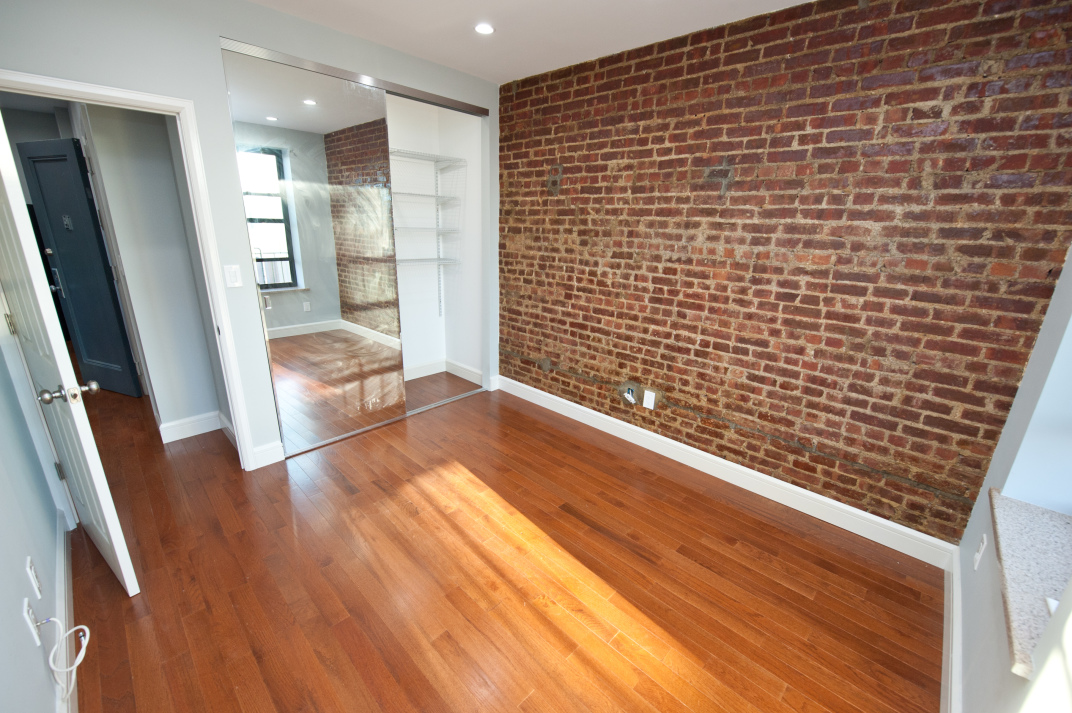25-60 45th Street, Unit 3R Queens, NY 11103 - Photo 2 of 9