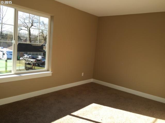 1037 Northeast Faloma Road Portland, OR 97211 - Photo 3 of 12 Gallery Image 3