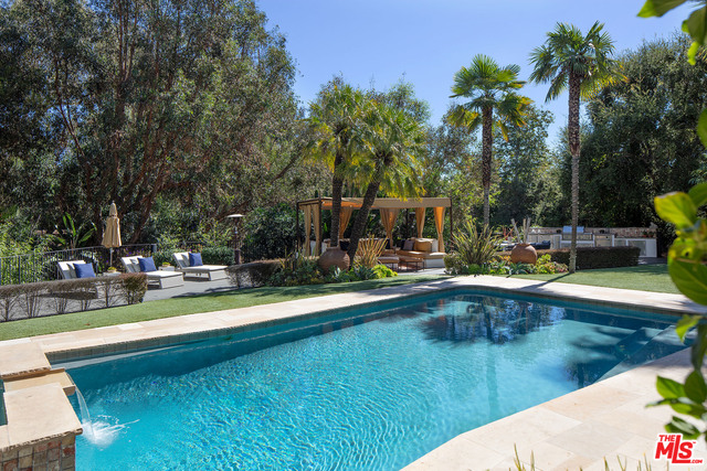 475 Halvern Drive Los Angeles, CA 90049 - Photo 18 of 26