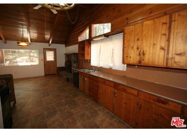 586 Conklin Road Big Bear Lake, CA 92315 - Photo 4 of 27