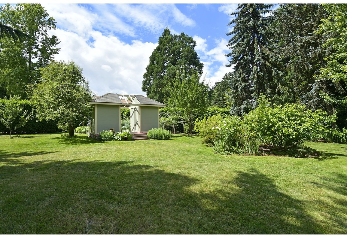 6232 Southwest Brugger Street Portland, OR 97219 - Photo 3 of 32 Gallery Image 3