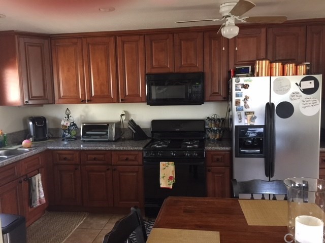 10351 Wells Avenue Riverside, CA 92505 - Photo 4 of 16 Front house kitchen