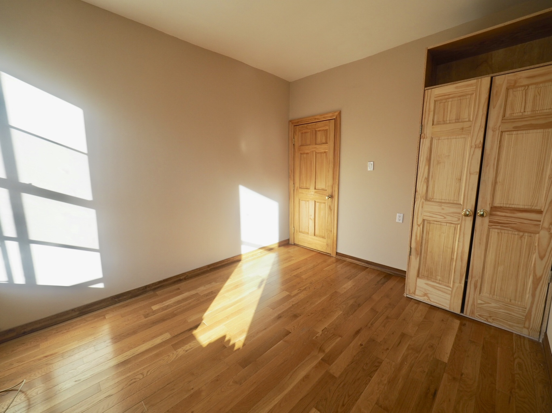 31-18 41st Street, Unit 2R Queens, NY 11103 - Photo 4 of 11