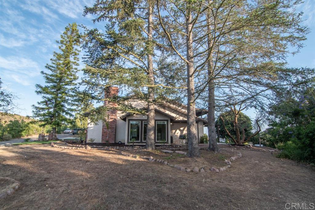 6217 Hidden Valley Road Fallbrook, CA 92028 - Photo 3 of 25