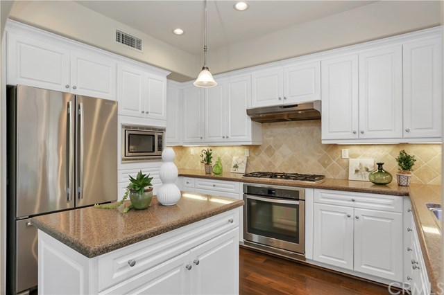 84 Loganberry Irvine, CA 92620 - Photo 15 of 43