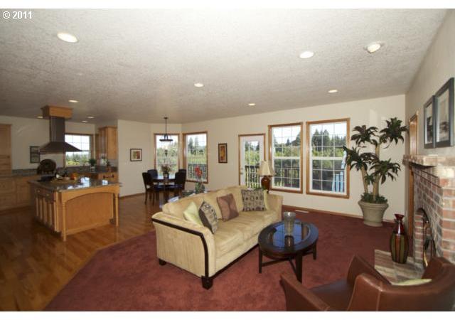 21640 Southwest Chapman Road Sherwood, OR 97140 - Photo 10 of 16 Gallery Image 10