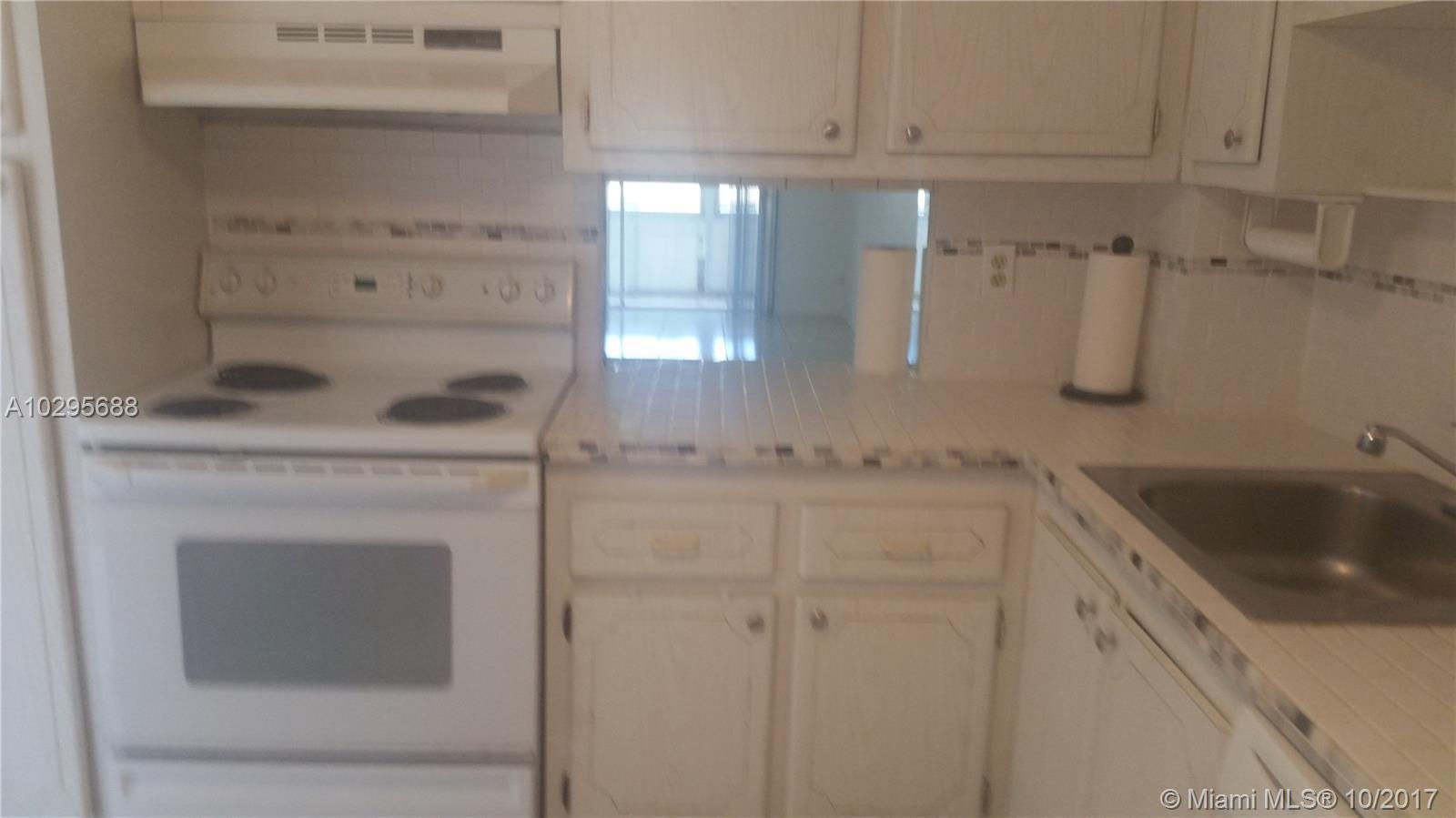 300 Berkley Road, Unit 203 Hollywood, FL 33024 - Photo 14 of 20