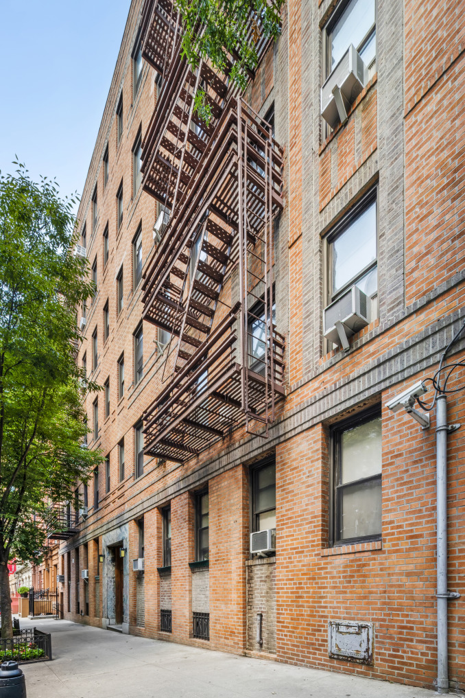 129 West 89th Street, Unit 45 Manhattan, NY 10024 - Photo 8 of 9