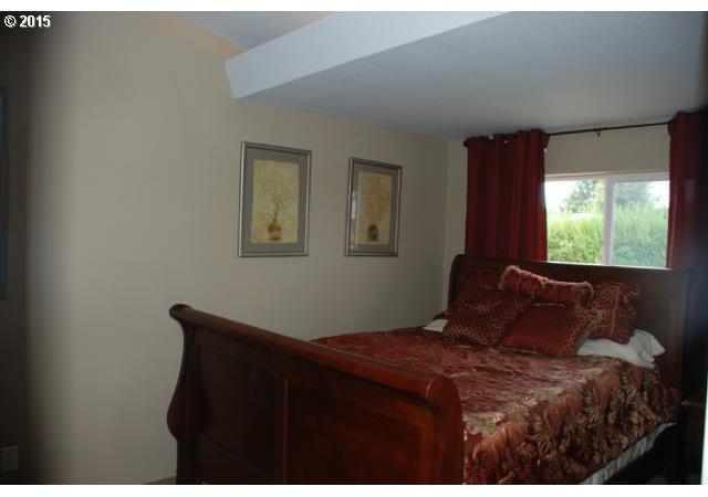 864 Laurel Avenue Reedsport, OR 97467 - Photo 11 of 16 Gallery Image 11