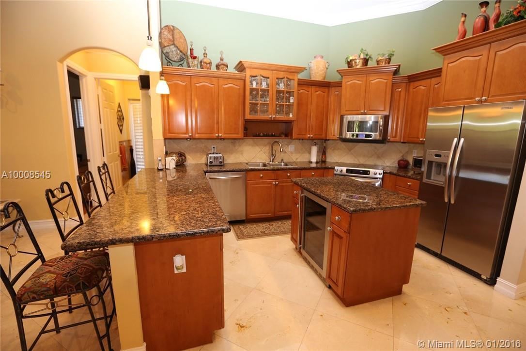 9445 Southwest 68th Street Miami, FL 33173 - Photo 11 of 35