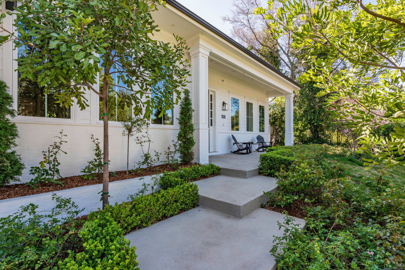 4143 Hayvenhurst Drive Encino, CA 91436 - Photo 7 of 60