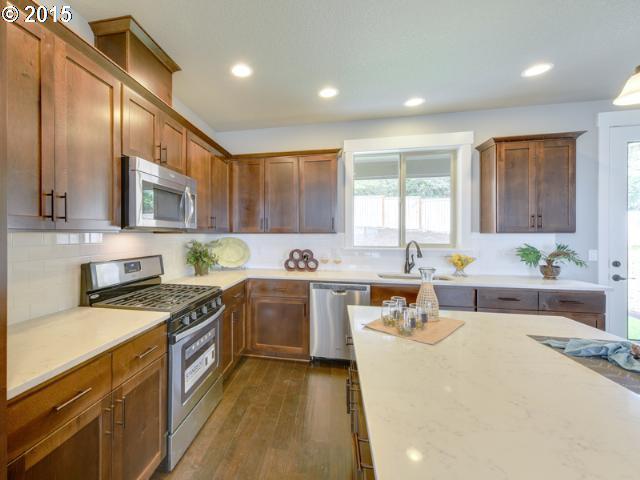 12053 Southwest Autumn View Street Tigard, OR 97224 - Photo 10 of 15 Gallery Image 10
