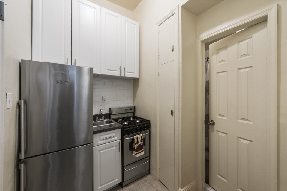 971 Lexington Avenue, Unit 3B Manhattan, NY 10021 - Photo 4 of 4