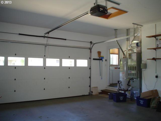 810 Henderson Road Hood River, OR 97031 - Photo 10 of 16 Gallery Image 10