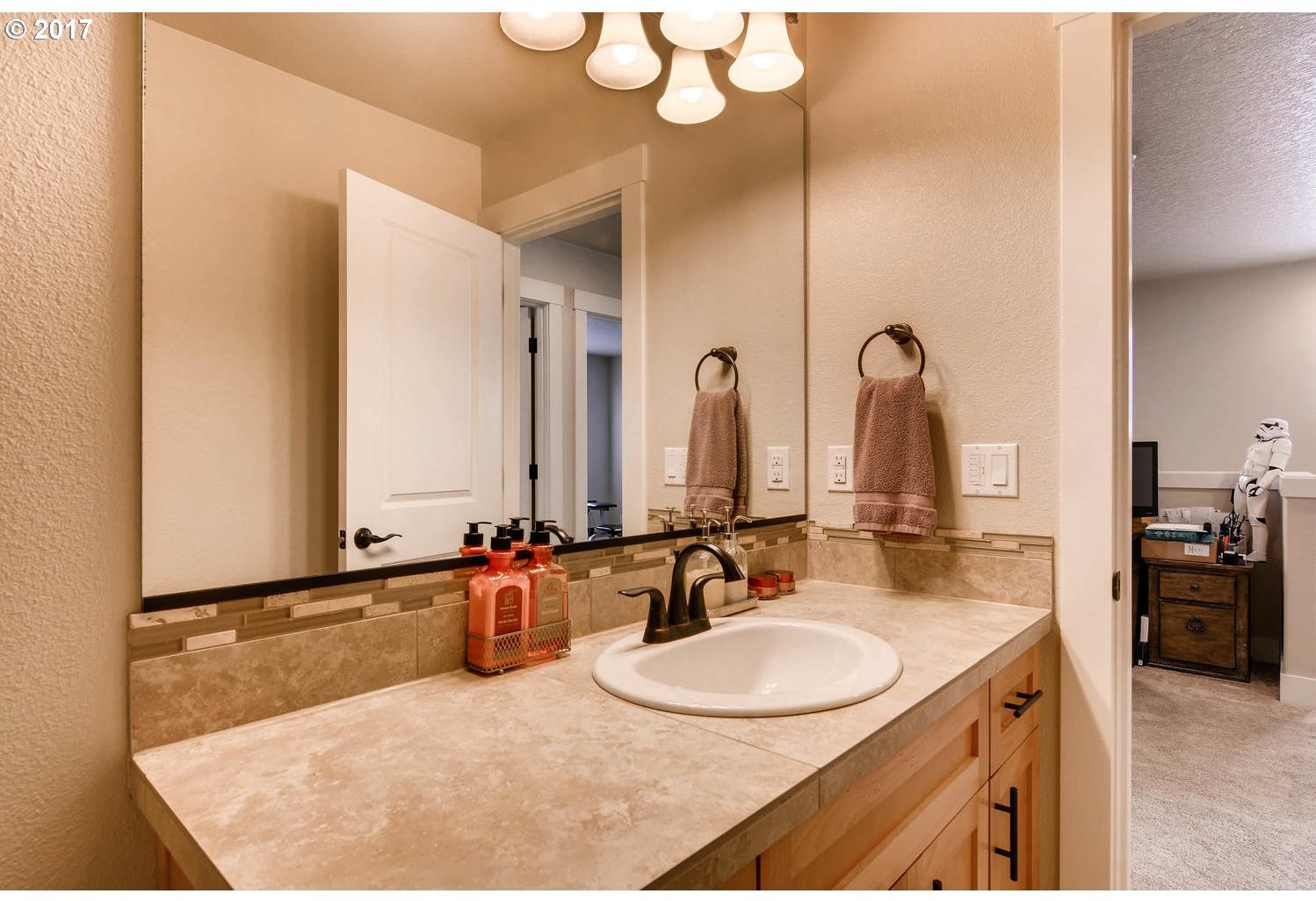 14360 Southwest Weir Road Beaverton, OR 97008 - Photo 19 of 28 Gallery Image 19