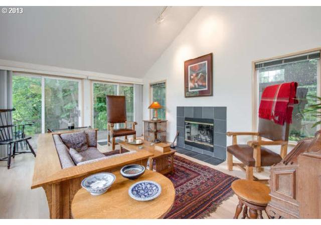 6832 Southwest 5th Avenue Portland, OR 97219 - Photo 3 of 16 Gallery Image 3