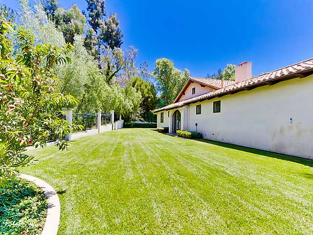 16210 Via Cazadero Rancho Santa Fe, CA 92067 - Photo 21 of 25 Large grounds