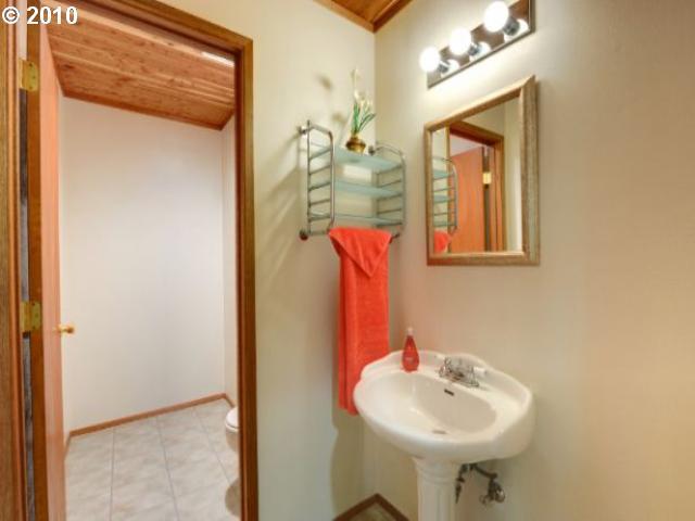 20801 Northeast Rockspring Street Beaverton, OR 97006 - Photo 15 of 16 Gallery Image 15