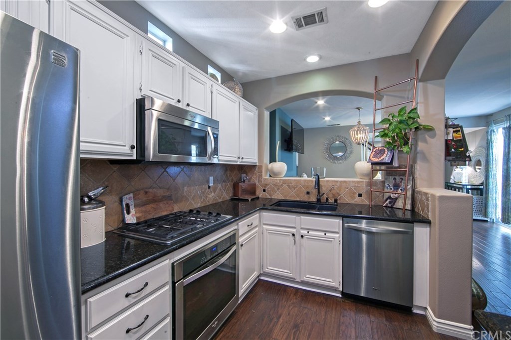 5 Wheatstone Farm Ladera Ranch, CA 92694 - Photo 11 of 32