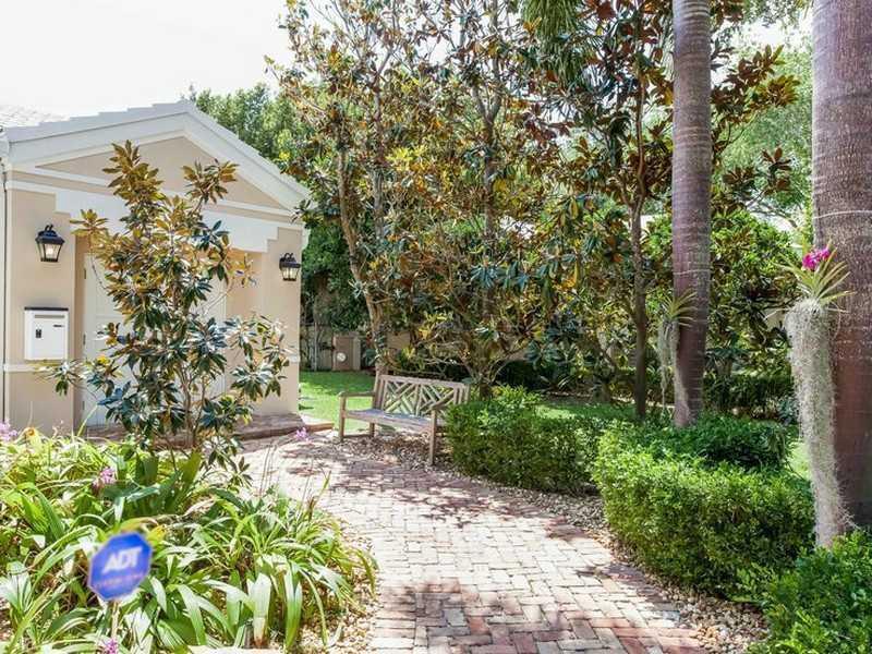 5774 Southwest 76th Terrace South Miami, FL 33143 - Photo 29 of 35