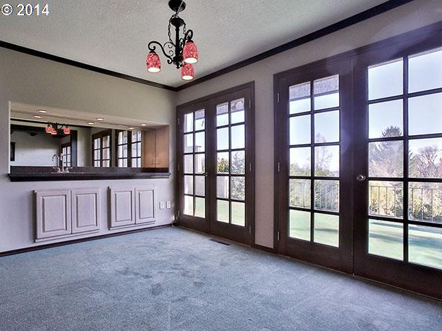 201 Southwest Palatine Hill Road Portland, OR 97219 - Photo 5 of 16