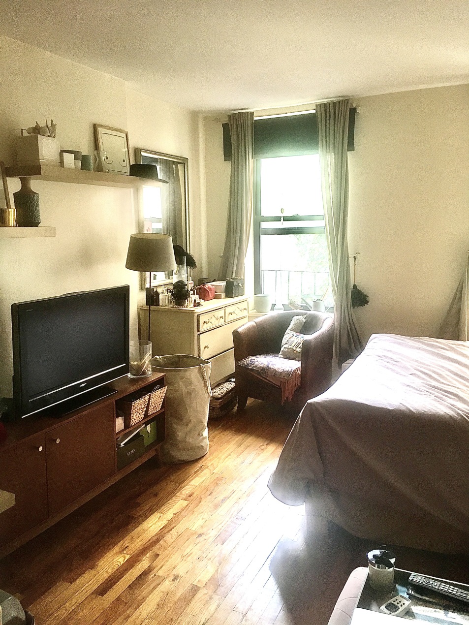 336 East 61st Street, Unit 1 Manhattan, NY 10065 - Photo 2 of 12