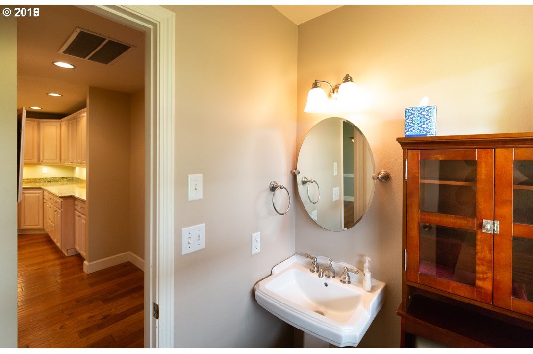 20080 Southwest Tile Flat Road Beaverton, OR 97007 - Photo 25 of 32