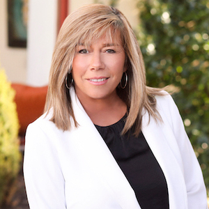 Headshot of Donna Spinoso-Gelb