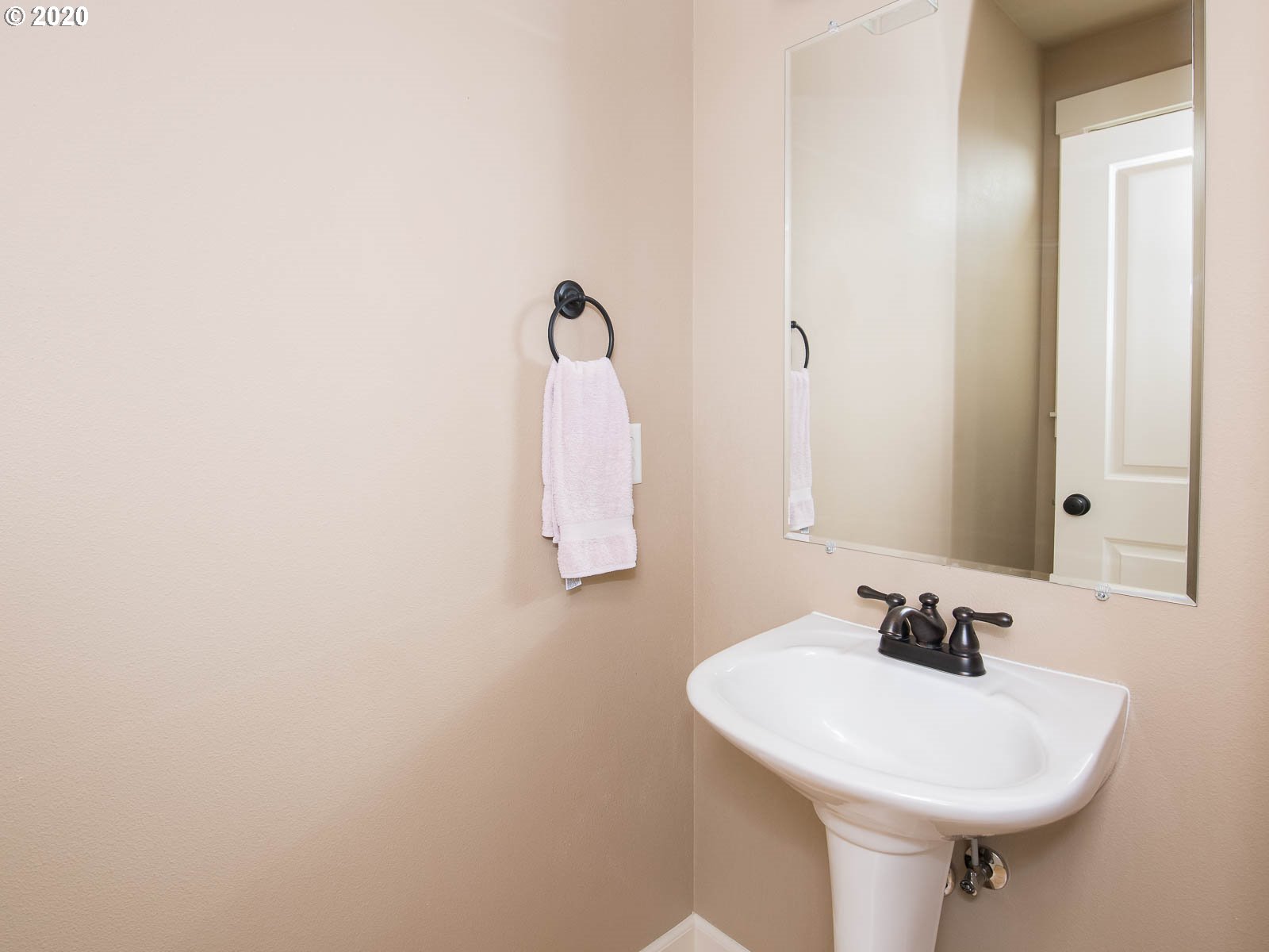 705 Northeast Jackson Street Hillsboro, OR 97124 - Photo 13 of 28