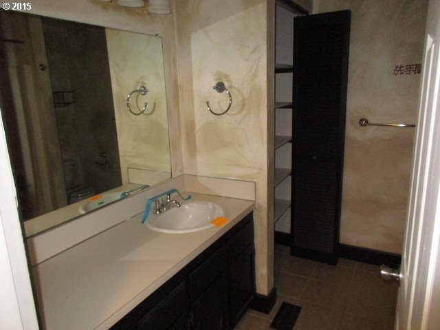 4880 Southwest Scholls Ferry Road, Unit 31 Portland, OR 97225 - Photo 24 of 30 Gallery Image 24