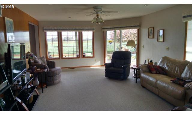 8445 Hazelgreen Road Northeast Silverton, OR 97381 - Photo 13 of 16 Gallery Image 13
