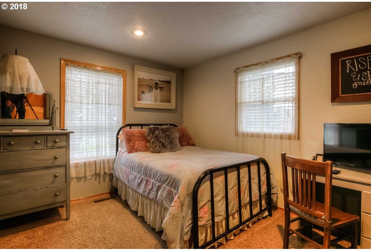 11631 Steinkamp Road Southeast Aumsville, OR 97325 - Photo 10 of 31 Gallery Image 10