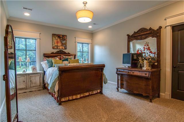 2945 Surrey Ridge Road Clarksville, TN 37043 - Photo 4 of 10 Gallery Image 4