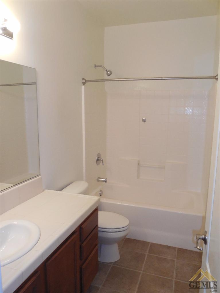 2220 Sosa Drive Bakersfield, CA 93313 - Photo 18 of 25