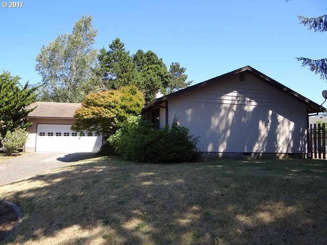 700 Evergreen Loop Reedsport, OR 97467 - Photo 12 of 32 Gallery Image 12