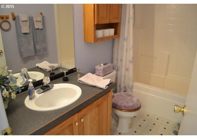 1910 Cloverdale Road Kalama, WA 98625 - Photo 11 of 16 Gallery Image 11