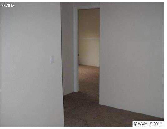 12459 Southwest Boones Ferry Road Lake Oswego, OR 97035 - Photo 4 of 4 Gallery Image 4
