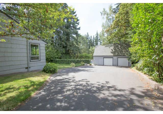6810 Southwest Childs Road Lake Oswego, OR 97035 - Photo 2 of 16 Gallery Image 2