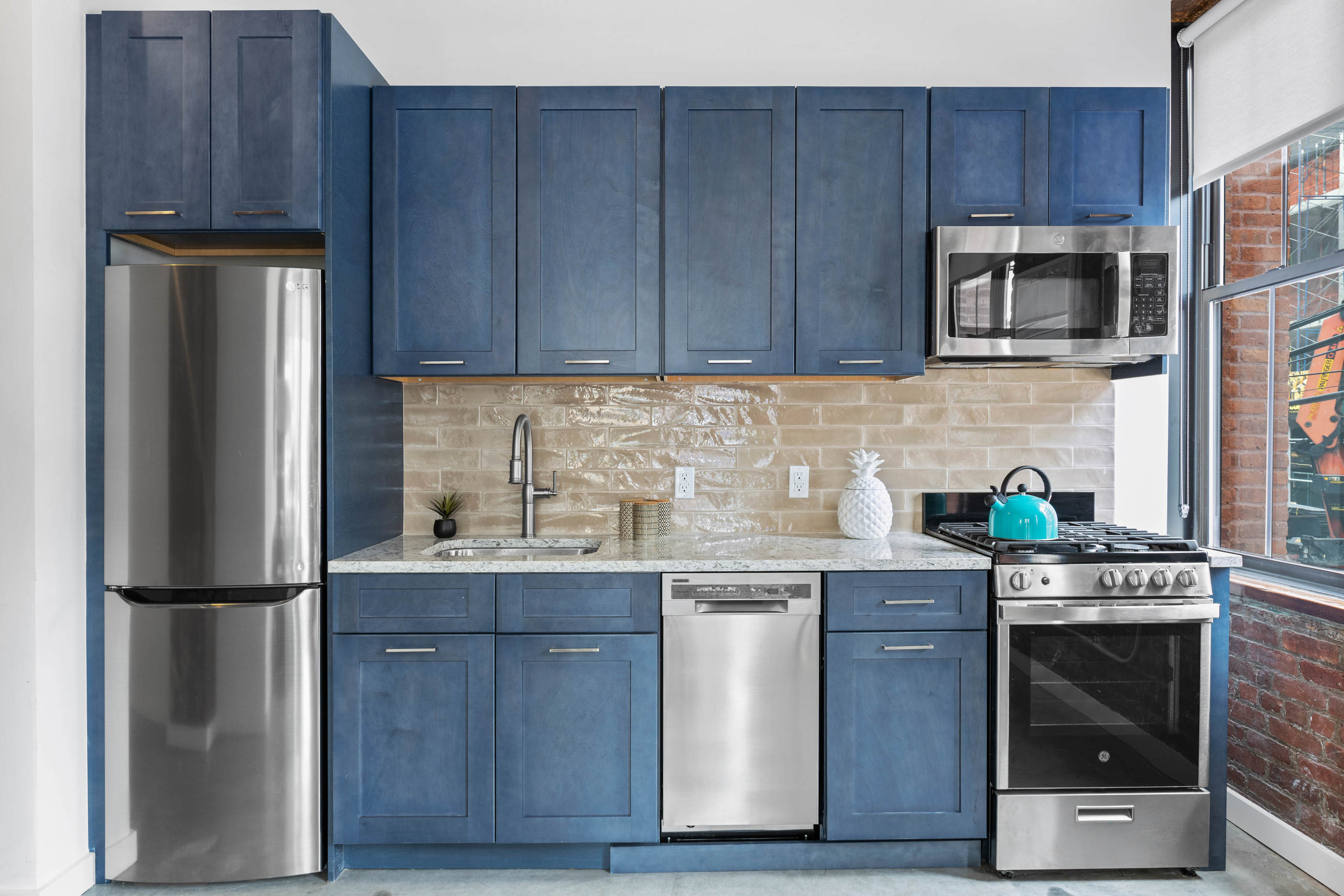 28 Roebling Street, Unit 2L Brooklyn, NY 11211 - Photo 3 of 9