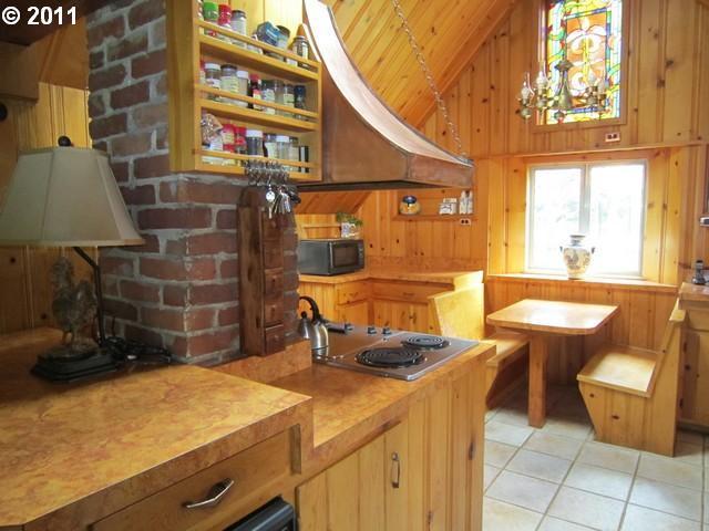 3519 Lippman Road Hood River, OR 97031 - Photo 10 of 16 Gallery Image 10