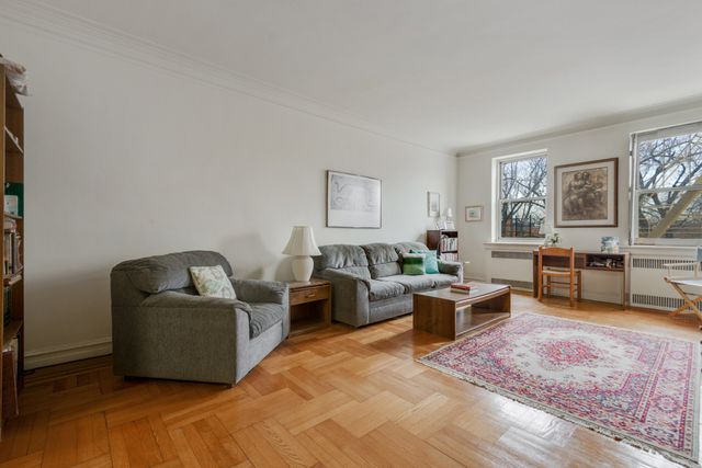 $815,000 | 730 Fort Washington Avenue, Unit 4N | Hudson Heights