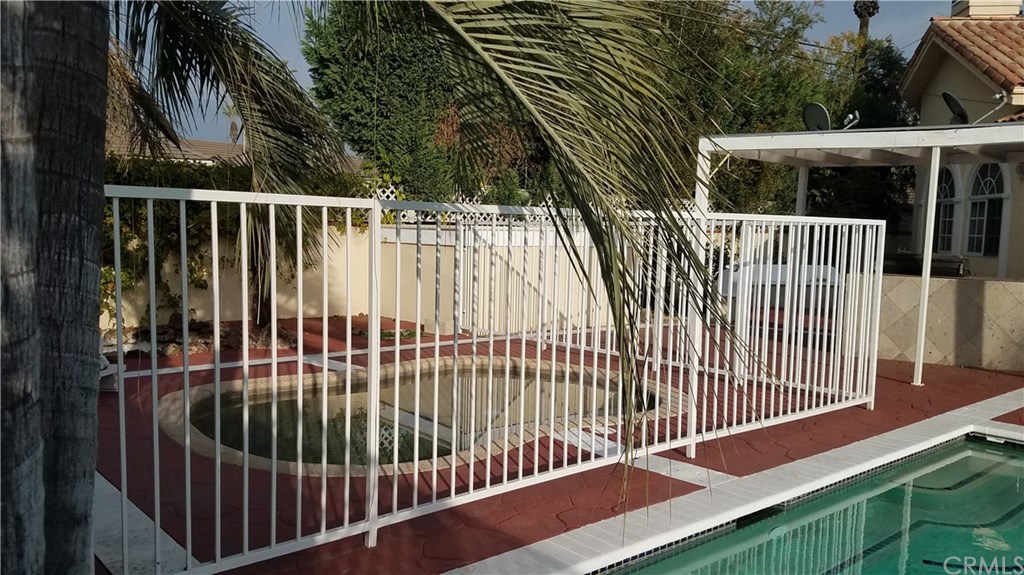 11019 Rives Avenue Downey, CA 90241 - Photo 4 of 12