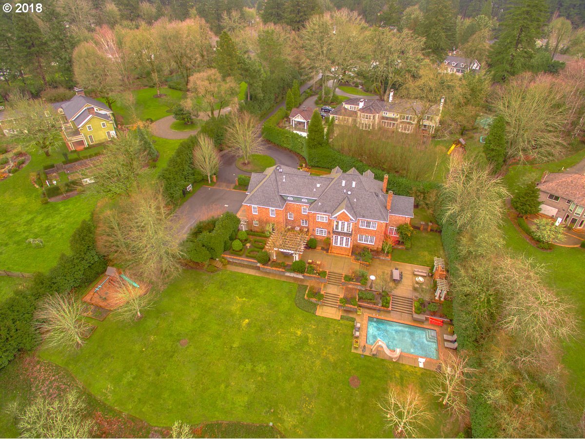 1396 South Military Road Portland, OR 97219 - Photo 3 of 32 Gallery Image 3