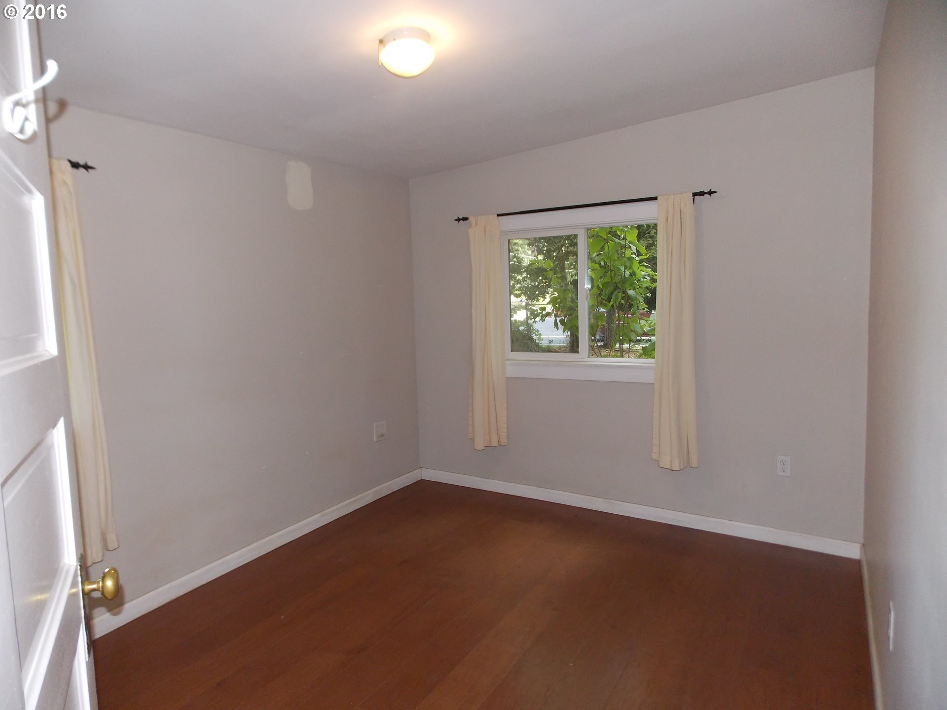 5323 Southwest Taylors Ferry Road Portland, OR 97219 - Photo 10 of 17 Gallery Image 10