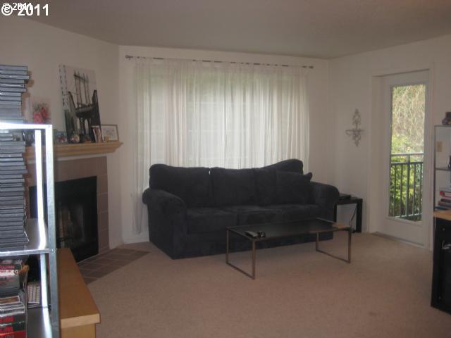 17564 Northwest Springville Road, Unit H9 Portland, OR 97229 - Photo 4 of 14 Gallery Image 4