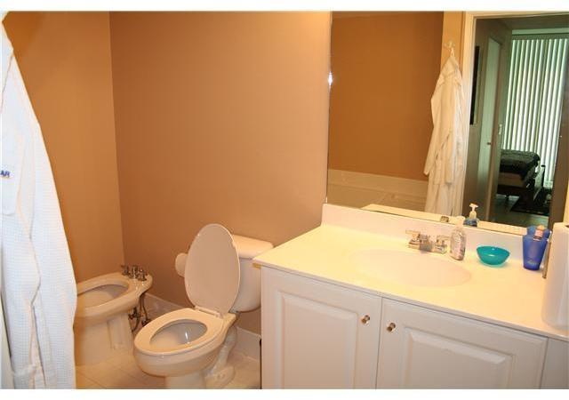 18100 North Bay Road, Unit 1105 Sunny Isles Beach, FL 33160 - Photo 14 of 18
