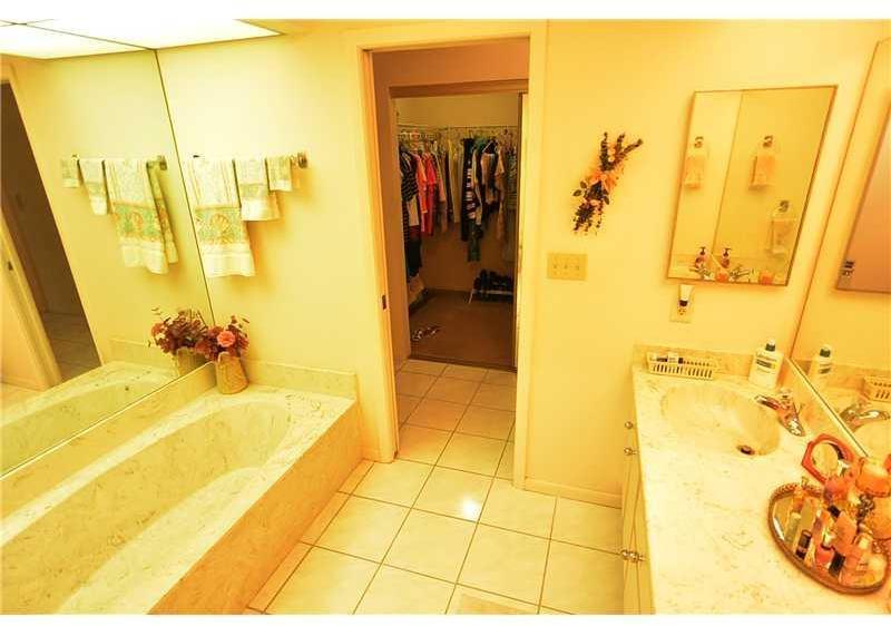 Emerald Hills Hollywood, FL 33021 - Photo 18 of 30