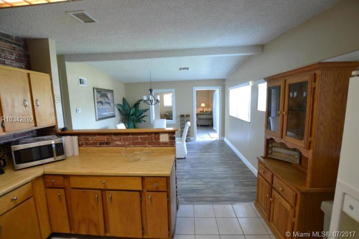 2428 Rue Road West Palm Beach, FL 33415 - Photo 5 of 68